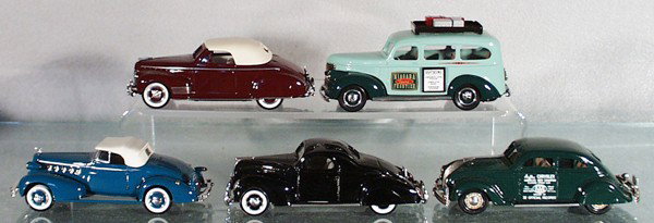 5 DURHAM CLASSIC AUTOS: die cast, 1941 Chevrolet Convertible Coupe, 1941 Chevrolet Suburban "Niagara Tours", 1934 LaSalle Roadster, 1938 Lincoln Zephyr Coupe, 1934 Chrysler Airflow Coupe, made in Canada, C8-9.