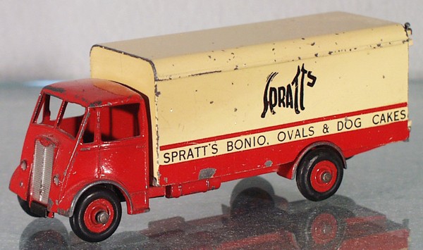 DINKY 514 GUY SPRATTS VAN: paint chipped, C4-5.