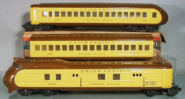LIONEL CITY OF PORTLAND TRAIN SET: O ga, 752E loco, 753 Pullman, 754 obsv, yellow & brown, w/orig loco & obsv boxes only, boxes have minor wear, C5-6.