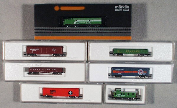 MARKLIN MINI CLUB AMERICAN SET: Z ga, 8863 loco w/freight cars 8681, 8678, 8637, 8638, 8696A, 8670, orig boxes, C9.