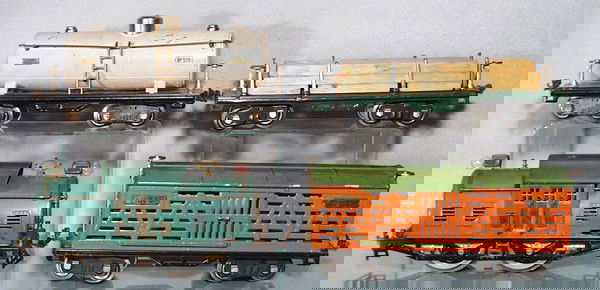 LIONEL TRAIN SET: std ga, 10 loco, 513 stock car, 515 tank, 511 lumber, C5-6.