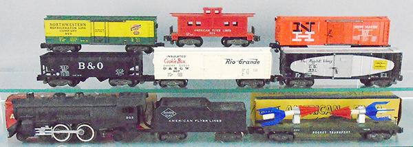 AMERICAN FLYER TRAIN SET (1 of 2)