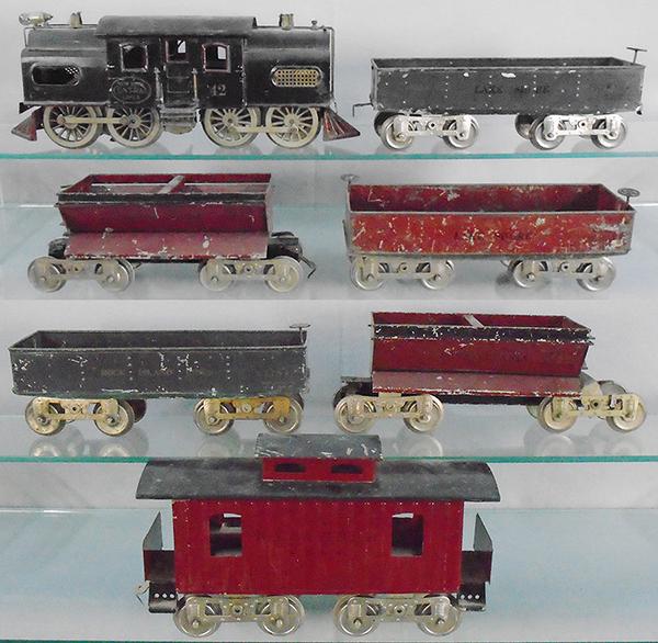 LIONEL TRAIN SET (1 of 2)