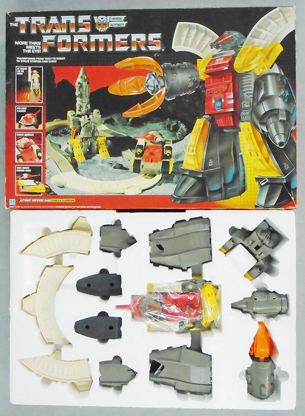 HASBRO 5810 AUTOBOT DEFENSE BASE (1 of 1)