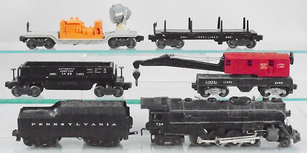 LIONEL TRAIN SET (1 of 2)