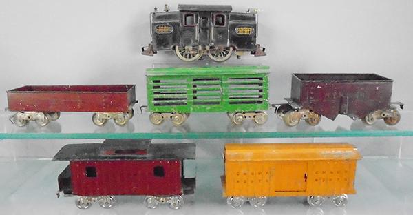 LIONEL TRAIN SET (1 of 3)