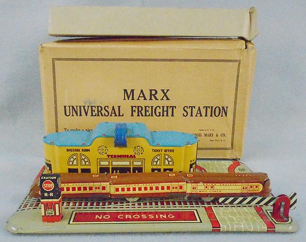 MARX UNIVERSAL FREIGHT STATION (1 of 1)
