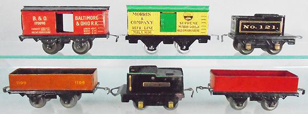AMERICAN FLYER FREIGHT CARS (1 of 2)