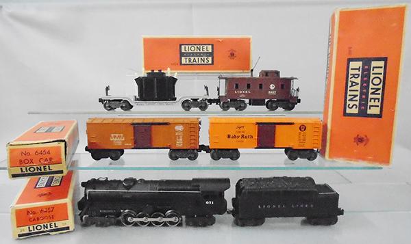 LIONEL TRAIN SET (1 of 2)