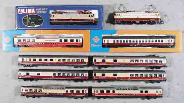 TRANS EUROPA EXPRESS TRAIN LOT: HO ga, 2-rail, Lima, Trix & Roco, 2 locos & 8 coaches, 3 orig boxes minor wear, C6-9.
