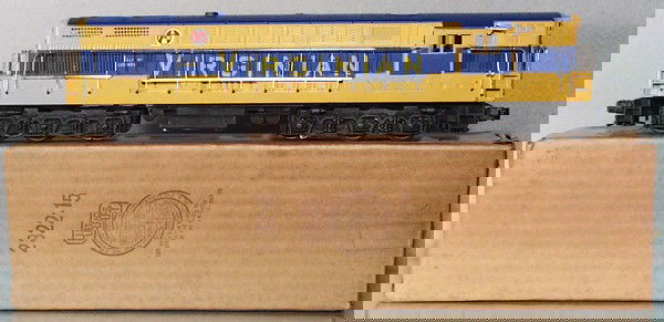 LIONEL 2322 VIRGINIAN FM: O ga, hairline screw crack on 1 end, w/old repro box, C7-8.