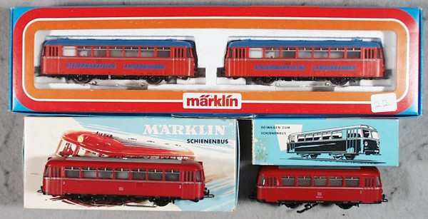 MARKLIN STREETBUS LOT: HO ga, 3016 powered bus, 4018 trailer bus, 3140-2 streetbus set, orig boxes & inserts, C8.