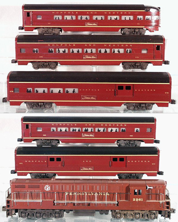 WILLIAMS & LIONEL TRAIN SET: O ga, Williams PA FM diesel loco, twin motor, w/6 Lionel aluminum N&W passenger cars, C7-8.
