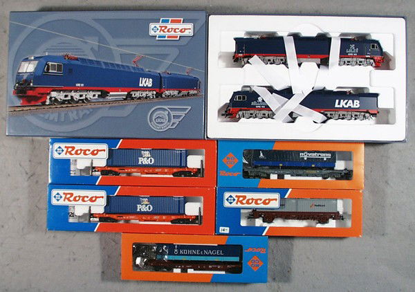 ROCO TRAIN SET: HO ga, 3-rail, 69751 loco set, w/freight cars 44311A, 46320, 44311B, 2 #46570, orig boxes, C9.
