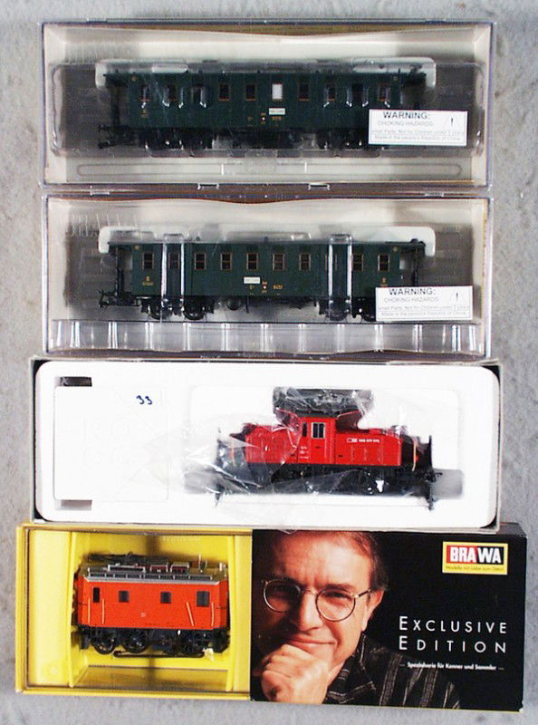 BRAWA & ROCO TRAIN LOT: HO ga, Brawa train set, 3-rail, 0571 electric loco w/2178 & 2179 coaches, Roco 43939 Swiss electric loco, orig boxes & inserts, Roco box minor wear, C9-10.