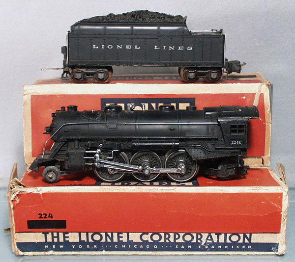LIONEL 224E LOCO & TENDER: O ga, 224E loco & 2224T tender, orig boxes rough, C7-8.