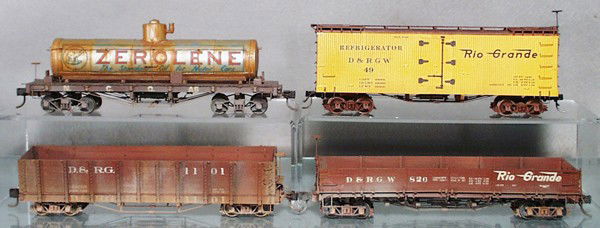4 MODEL KIT FREIGHT CARS: On3 ga, professionally assembled from kits, w/metal trim, missing 2 steps, C7-8.