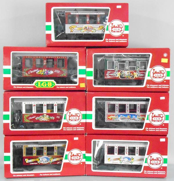 7 LGB CHRISTMAS TRAIN CARS (1 of 2)