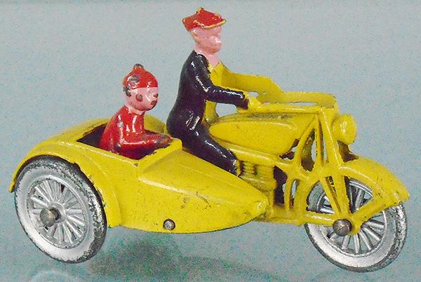TOOTSIETOY 5103 SMITTY MOTORCYCLE & SIDECAR: articulated version, C7-8.