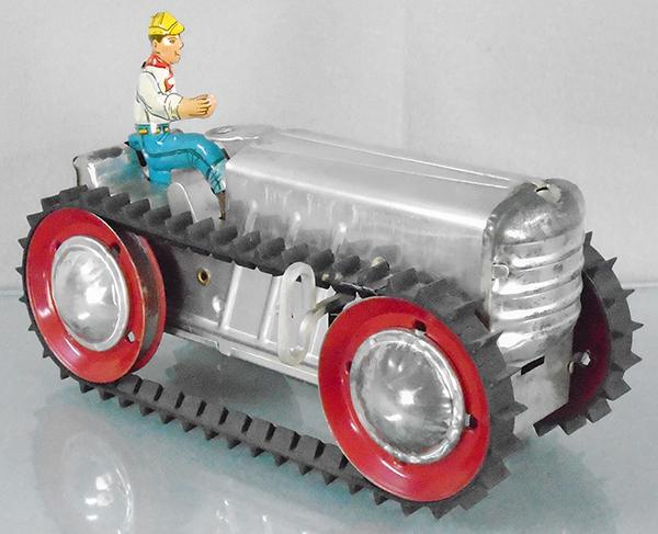 MARX CATERPILLAR CLIMBING TRACTOR (1 of 4)