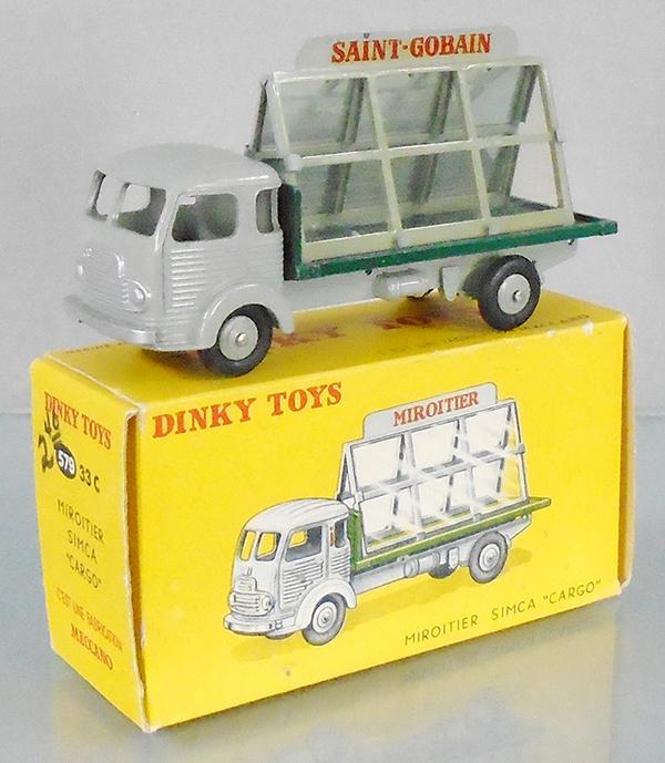 FRENCH DINKY 579 MIROITIER SIMCA CARGO (1 of 2)