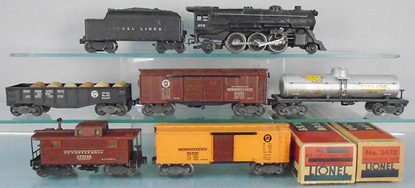 LIONEL TRAIN SET (1 of 2)