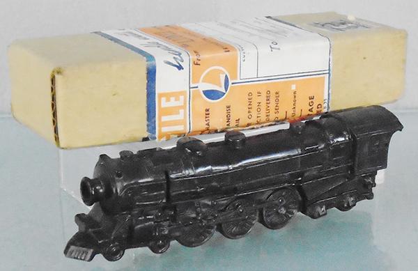 LIONEL 1500 LOCO SCOPE: ca 1939, plastic loco only, no film, in mailer box dated 1939, C8.