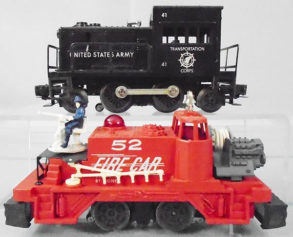 2 LIONEL MOTORIZED UNITS (1 of 2)