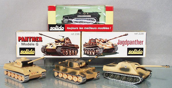 4 SOLIDO GERMAN ARMY VEHICLES: 241 Half Track Hand Mag, 236 Panther G, 228 Jagd Panther, 222 Tiger, 3 orig boxes only, C6-9.
