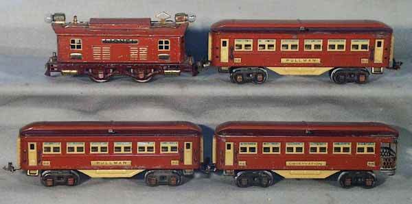 LIONEL TRAIN SET: O ga, 253 loco, 1 broken coupler, 2 #613 Pullmans, 614 obsv, missing 7 handrails, set has playwear, cars have surface oxi, C4.