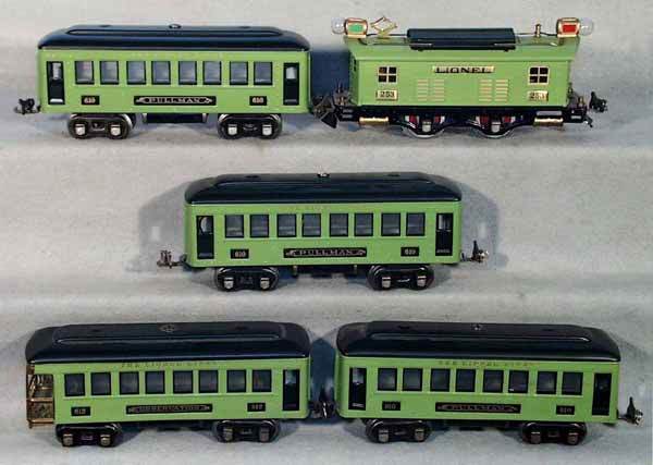 LIONEL TRAIN SET: O ga, 253 loco, 3 #610 coaches, 1 has solder splashes on 1 end, 612 obsv, set is professionally restored in non-traditional Lionel colors, C8-9.