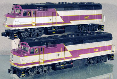 MTH MASS BAY TRAIN SET: O ga, 20-2513-1 & 20-2513-3 F40 PH diesel loco set, w/20-65062 5-car set, orig boxes & inserts minor wear, C8-9.