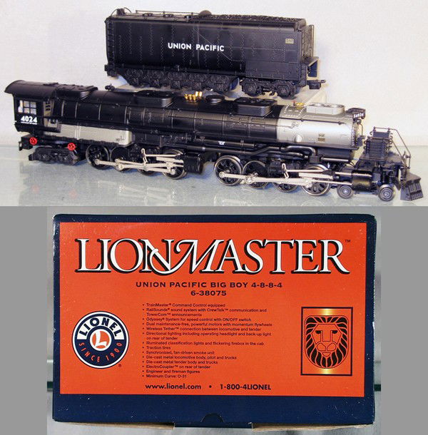 LIONEL 38075 UP BIG BOY LOCO & TENDER: O ga, w/smoke & sound, orig box & inserts, C9-10.