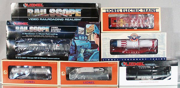 LIONEL TRAIN SET: O ga, 33000 Railscope loco & tender, w/cars 26025, 16187, 16969, 52102, 16351, orig boxes & inserts minor wear, C8.