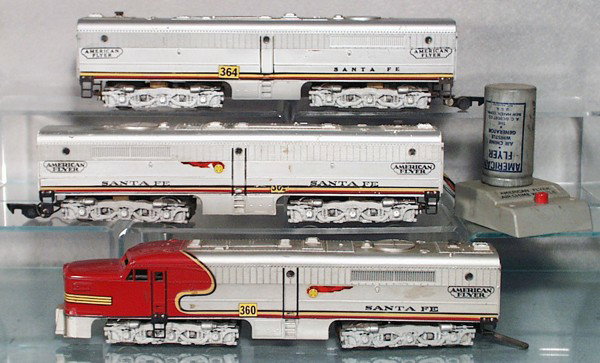 AMERICAN FLYER SANTA FE ABB: S ga, 360 twin motor power unit, 361 & 364 B units, both have chipped decals, w/chime whistle, C5-6.