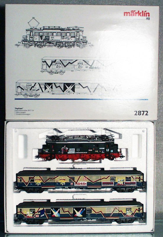 MARKLIN 2872 "POP" TRAIN SET: HO ga, loco & 3 cars, orig set box, C9-10.
