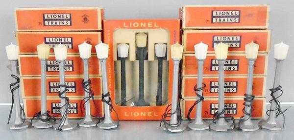 LIONEL LAMP POSTS (1 of 1)