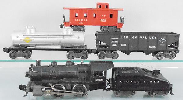 LIONEL TRAIN SET (1 of 3)