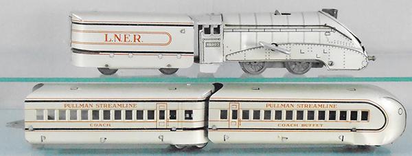 MARX 303 SILVERLINK TRAIN SET (1 of 3)