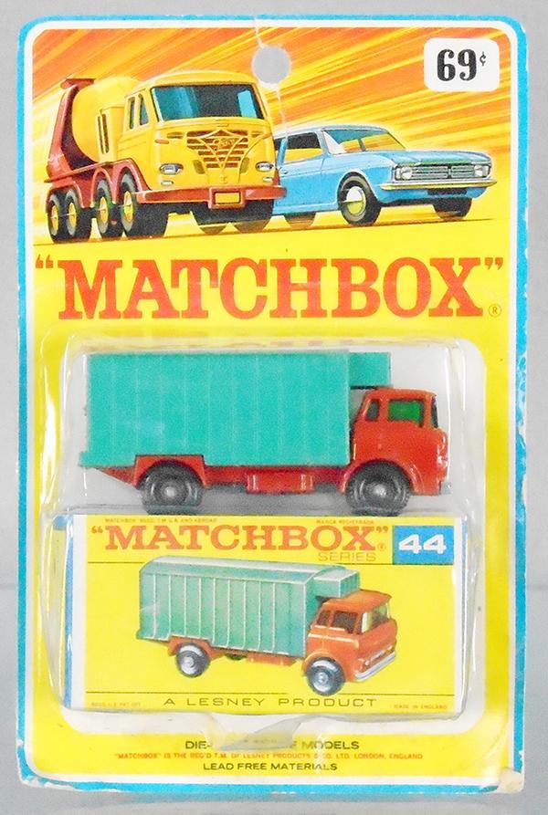 MATCHBOX 44C1 REFRIGERATOR TRUCK BLISTER PACK (1 of 1)