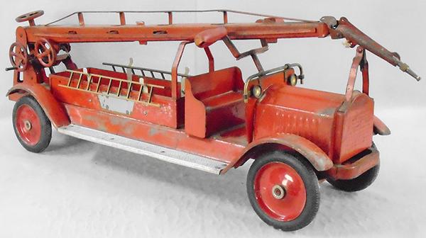 KEYSTONE WATER TOWER FIRE TRUCK (1 of 2)