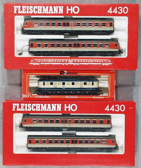 FLEISCHMANN & RIVAROSSI TRAINS: HO ga, Rivarossi German loco, 2-rail, w/2 Fleischmann 4430 Rail Car sets, 3-rail, orig boxes minor wear, C8-9.