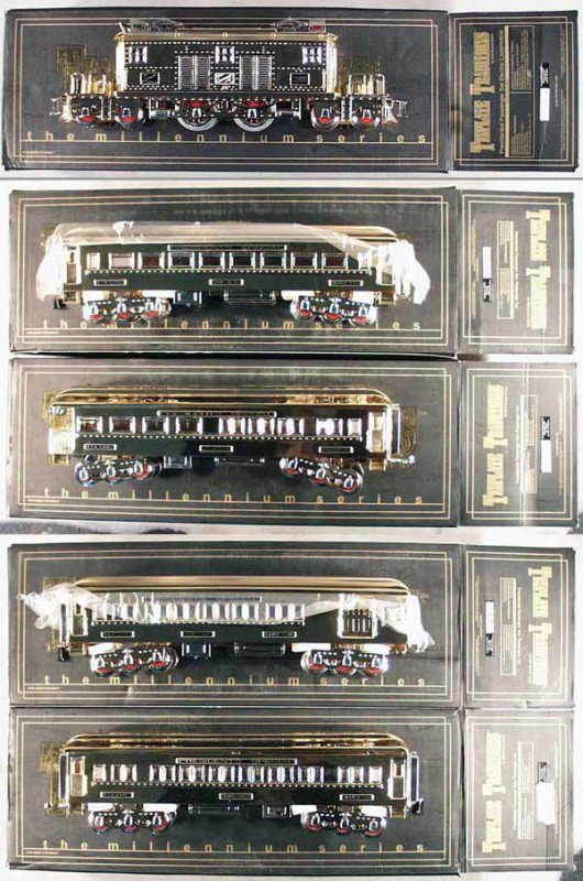 MTH PRESIDENTIAL TRAIN SET: std ga, goldplated, 10-1126-1 electric loco, w/cars 10-1126PA, PB, PC & PD, orig boxes & inserts minor wear, C9-10.