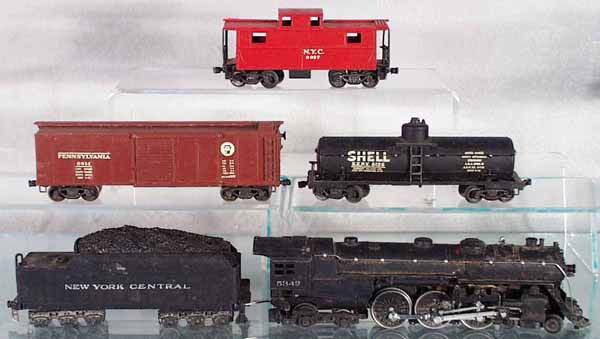 LIONEL TRAIN SET: OO ga, 001E loco, 3-rail, missing 1 jewel, 002T tender, 0025 Shell tank, 0014 box car, 0027 caboose, C5-6.