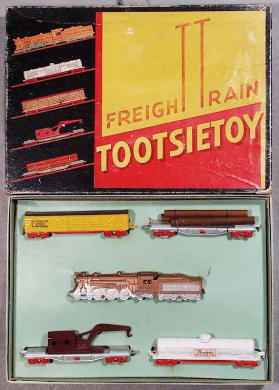 TOOTSIETOY 5550 FREIGHT TRAIN SET: contains PRR loco w/4 freight cars, orig box & insert worn, C7-9.