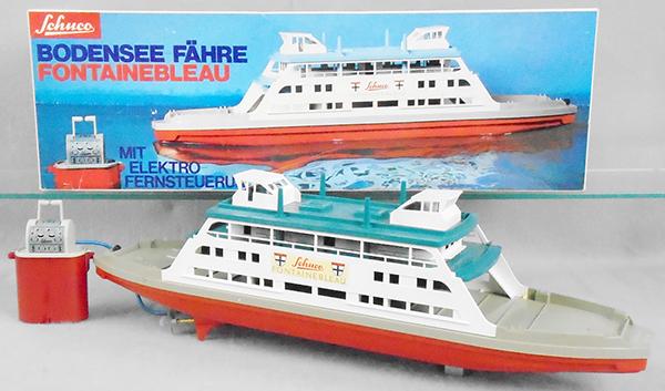 SCHUCO 763 380 FONTAINEBLEAU FERRY BOAT: plastic, 21 in long, battery operated, not tested, orig box & insert minor wear, C8.