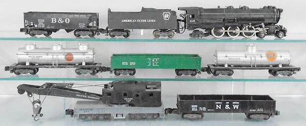 AMERICAN FLYER TRAIN SET (1 of 2)
