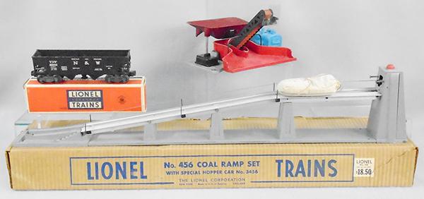 2 LIONEL COAL ACCESSORIES (1 of 1)