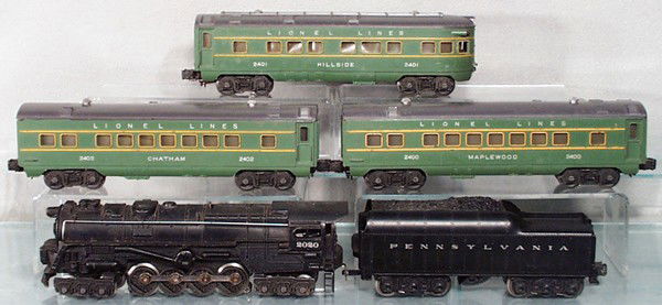 LIONEL TRAIN SET: O ga, 2020 loco, 2671W tender, 1 step broken, w/2400 & 2402 Pullmans, 2401 obsv, C5.
