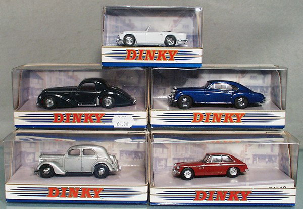 5 DINKY MATCHBOX AUTOS: DY20 Triumph, DY14 Delahaye, DY13B Bentley, DY5B Ford Pilot, DY19 MGB GT, orig boxes minor wear, C9-10.